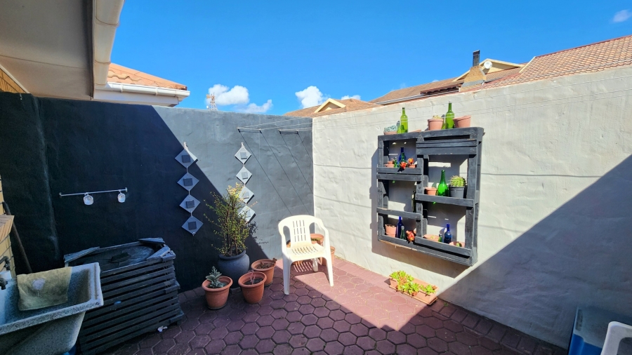 3 Bedroom Property for Sale in Hartenbos Central Western Cape